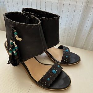 Very Volatile Sandals Boho Chic Strap  Sz 10 . with turquoise accents . Made Usa